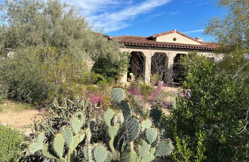 North Scottsdale Villa | Spacious and Charming 2+ bedroom Villa in fabulous Scottsdale gated community!