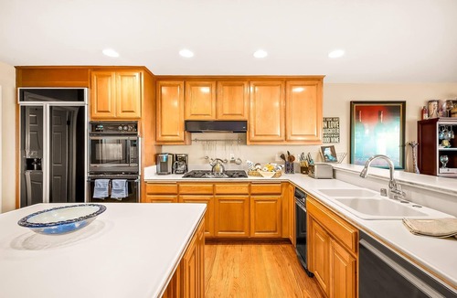 Roseville - Fleet Ridge House | Spacious Beautiful Home with Stunning Bay Views!