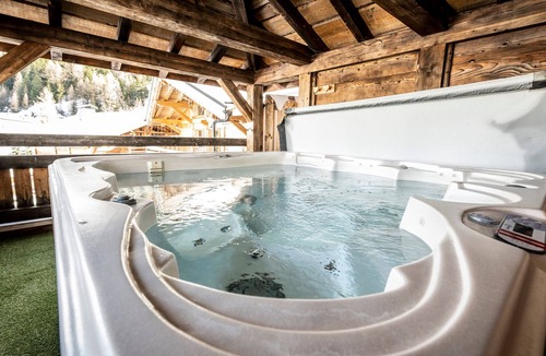 Plagne 1800 Ski Chalet | Spacious chalet · 7 bedrooms for 15 guests · Pets welcome