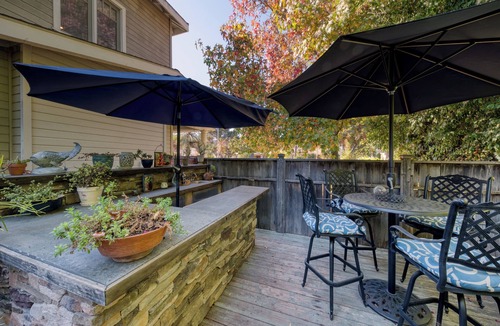 Mid City House | Spacious estate in gated area, tons of amenities, convenient mid city location.