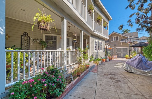 Mid City House | Spacious estate in gated area, tons of amenities, convenient mid city location.