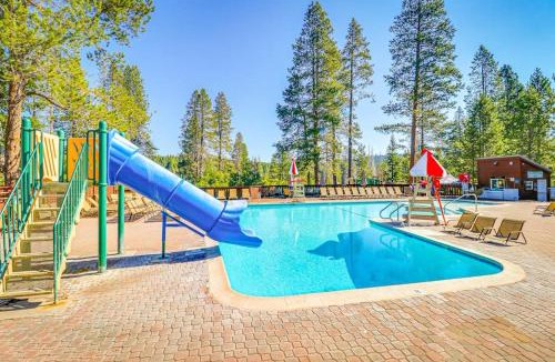 Truckee House | Spacious Home Near Resorts - Access to Shared Pool Hot Tub & Sauna