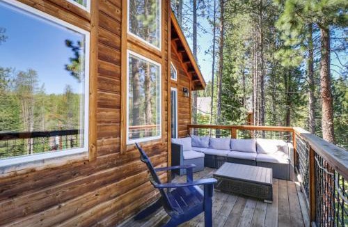 Truckee House | Spacious home near resorts with private hot tub shared pool & new furnishings
