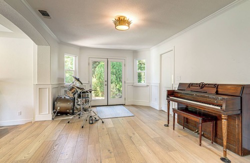 Loomis House | Spacious Home w/Private Pool, Mins to Folsom Lake