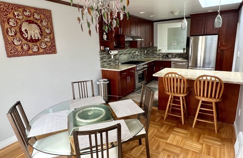 Outer Sunset House | Spacious modern 3BR/3BA House with yard, hottub & parking - with flexible lease!