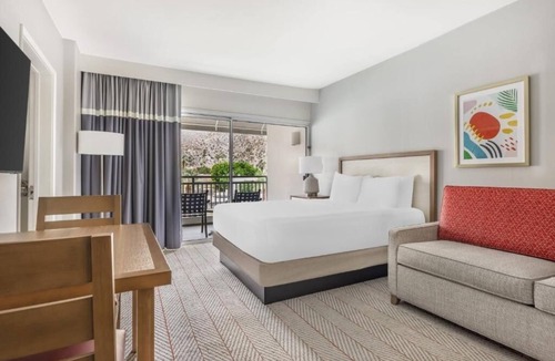 Canyon Corridor Hotel | Spacious Palm Springs Stay Close to Attractions for Ultimate Comfort