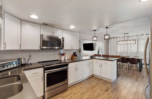 Park Scottsdale Four House | Spacious Scottsdale Family Home w/Pool & Game Room - Sleeps 10 near Old Town