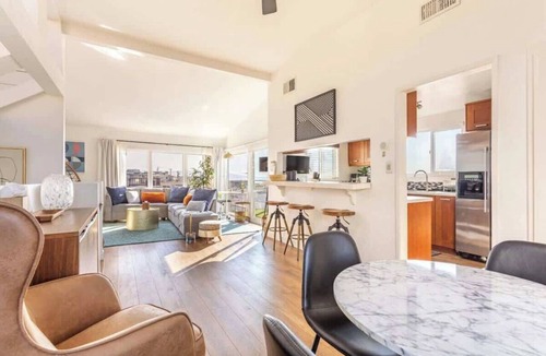Gas Lamp Section Condo | Spectacular Ocean & Pier View Home Near LA Stadiums & LAX