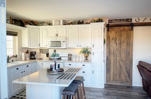 Prescott Valley House | Stacks of Relax - a Quaint, Quiet & Cozy Farmhouse With Breathtaking Sunrises