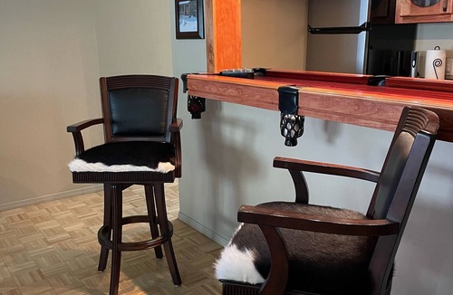 Mountain Club House | Stag's Leap Lodge located near Downtown Courthouse Square and Famous Whiskey Row