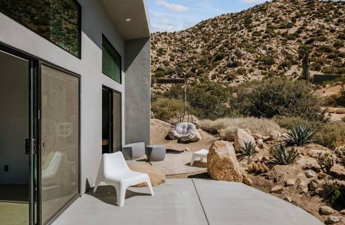 Pioneertown House | Stairway To Heaven By The Cohost Company