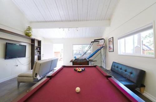 Boulder Bay Villa | Starry Lodge- Spa, GameRoom, Walk to Marina, Dogs Ok