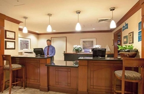 Sorrento Valley House | Stay in the Heart of Old Town San Diego! Free Breakfast, Pool, Pets Allowed!