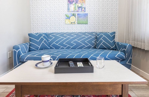 Midway District House | Staycation in San Diego + Walk to All. Wifi+Cable