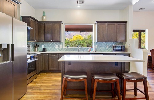 Gold Canyon House | Stellar dog-friendly home with gas grill, patio, kitchen, TV, and washer/dryer