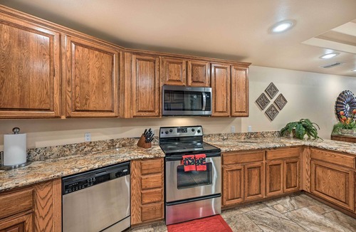 Bullhead City Condo | Step-Free Bullhead City Condo w/Balcony!