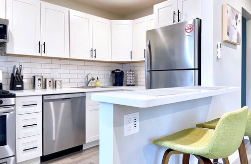 Walnut Creek Apartment | Steps from Broadway Plaza in Walnut Creek