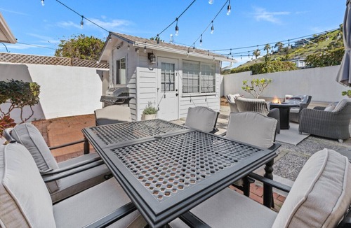Beach Barber Tract House | Steps to Beach! Electric Ave Retreat