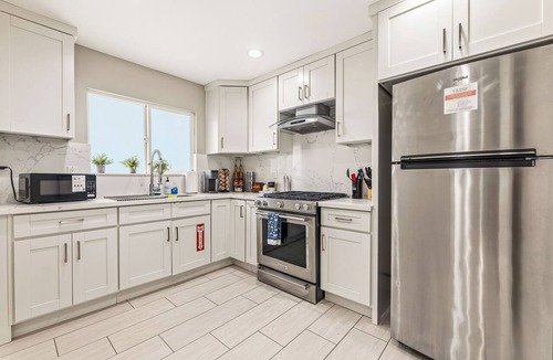 Midway City House | Steps to Beach - Hoops, Pool Table & Fun Game Room
