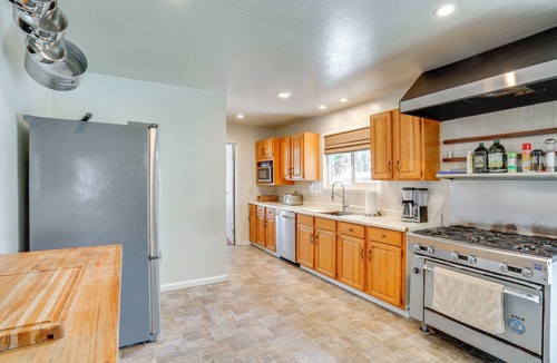Colusa County House | Steps to Sacramento River: Home w/Yard + Deck