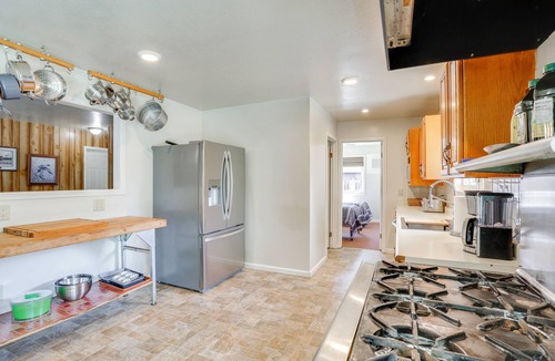 Colusa County House | Steps to Sacramento River: Home w/Yard + Deck