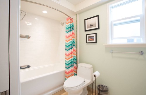 West Newport House | Steps to the Sand - Walk to Newport Pier, Shopping, Restaurants, and More!
