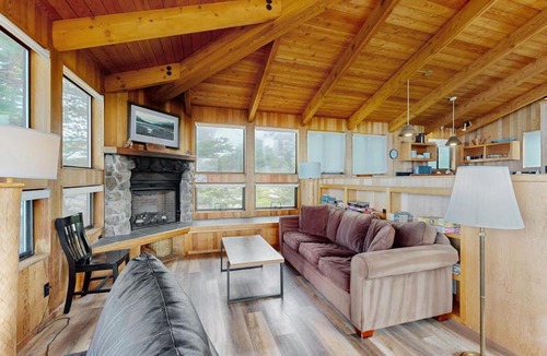 Stewarts Point House | Stoney House