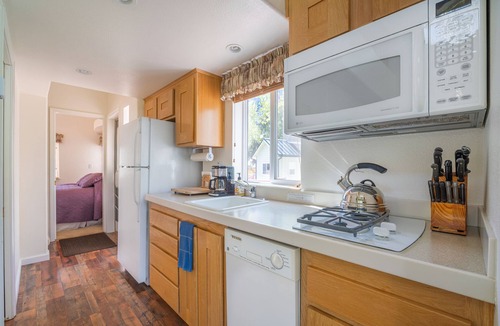 Big Bar Apartment | Strawhouse Resorts on the Beautiful Trinity River