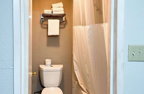 Delano Hotel | Studio 6 Suites Delano, CA
