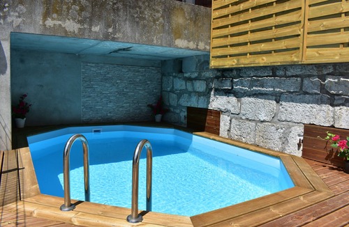 Ruoms Apartment | Studio Avec Piscine 10 min à Pied de la Rivière et 5 min du Centre