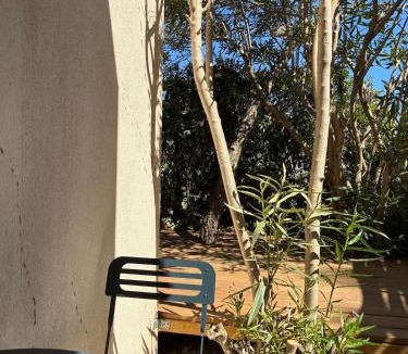 Alco Apartment | Studio climatisé, jardin et parking privatif