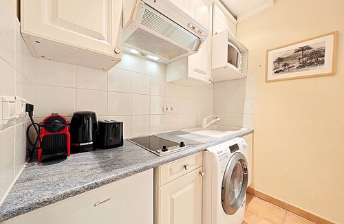 Cannes City Centre Apartment | Studio Commandant André 23 by Viva Riviera