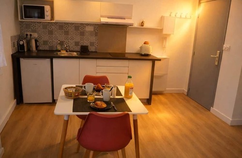 Convention Apartment | Studio de la Comédie, top floor