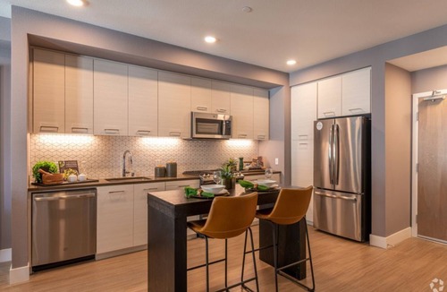 Sunnyvale Condo | Stunning 1BR Condo at Savoy w Fitness Room & Pool