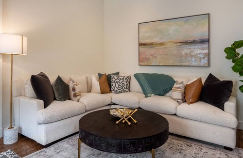 Village of La Jolla House | Stunning and sunny home with ocean view - walk to beach and Village of La Jolla