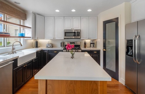 Village of La Jolla House | Stunning and sunny home with ocean view - walk to beach and Village of La Jolla
