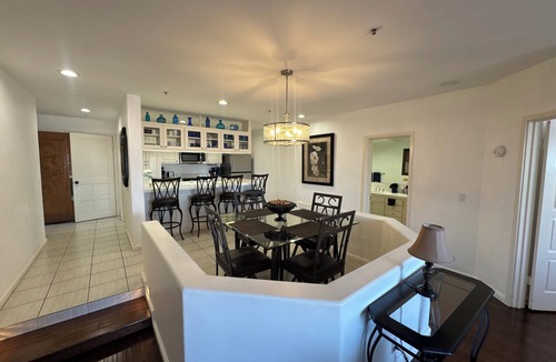 Avalon Condo | Stunning condo with golf cart, pool, gym, beach. Couples, family, friend groups!