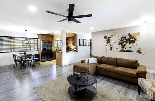 Yucca Valley Cottage | Stunning Cottage with Hot-tub and Fireplace in Yucca Valley, California