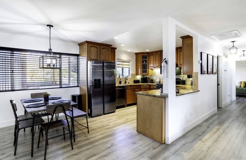Yucca Valley Cottage | Stunning Cottage with Hot-tub and Fireplace in Yucca Valley, California
