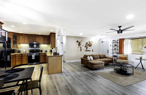 Yucca Valley Cottage | Stunning Cottage with Hot-tub and Fireplace in Yucca Valley, California