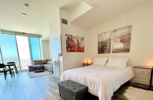 East Village Apartment | Stunning High-Rise Apartment in Downtown San Diego