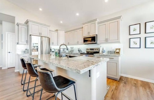 Prescott House | Stunning home with 260 degree City Light Views.