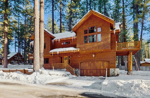 Sierra Tract House | Stunning Large Custom Family Home w/Fireplace, Yard, Spa, Views, EV Car Charger