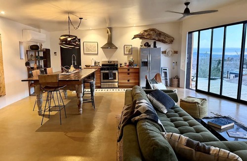 Lone Pine Cabin | Stunning Lone Pine Accommodation for Romantic Getaways in California