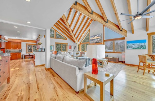 Olympic Valley House | Stunning Mountain Gem with Hot Tub Near Palisades