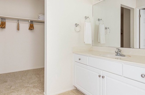 Palo Alto Apartment | Stunning Palo Alto 2BR w/ Gym, Pool, near 82, 101, and 280, by Blueground