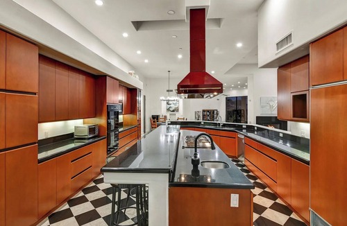 East Mesa House | Stunning Succulent-Studded Sonoran Desert Estate! Perfect for family & friends!