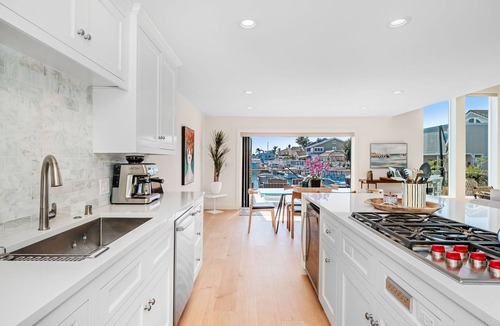 Via Marina House | Stunning, upscale waterfront house in Oxnard, CA