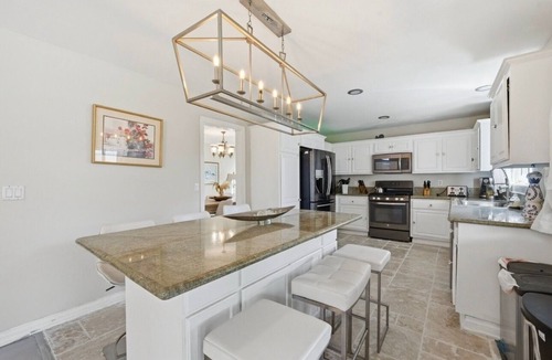 Lomita House | Stunning villa mins to beaches