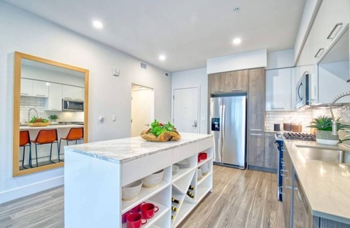 Fremont Condo | Stylish 1-Bedroom Condo in Aya Apartments